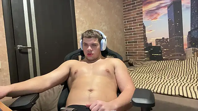 MusclePhantom online show from November 2025 09:31:01 PM