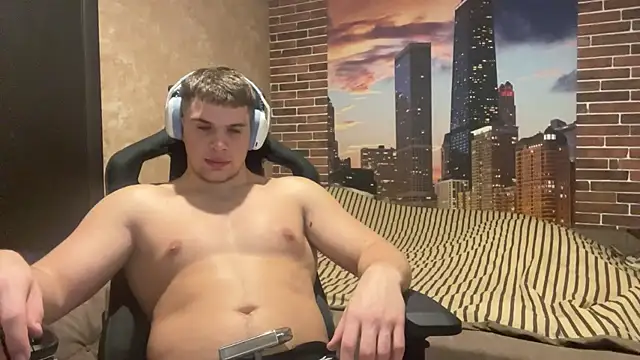 MusclePhantom online show from December 2025 10:39:02 PM