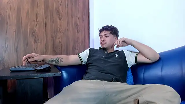 Snapshot of juanmechanic_ chatting on January 2026 12:32:02 PM juanmechanic online show from January 2026 12:32:02 PM