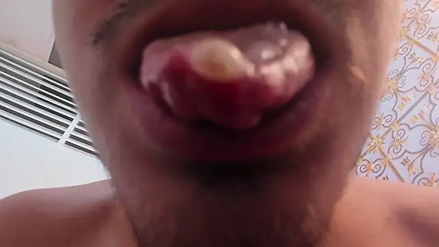 Snapshot of juanmechanic_ chatting on February 2026 06:07:01 AM juanmechanic online show from February 2026 06:07:01 AM