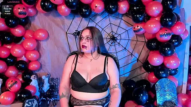 Laureen se online show from October 2025 02:23:02 AM