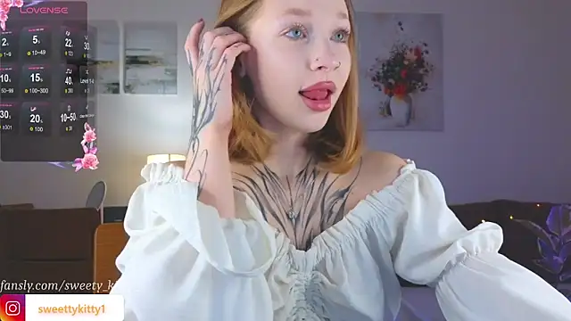 Snapshot of sweettykitty chatting on October 2025 11:40:01 AM sweettykitty online show from October 2025 11:40:01 AM