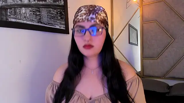 Snapshot of NavannyCattan chatting on November 2025 06:01:01 AM NavannyCattan online show from November 2025 06:01:01 AM