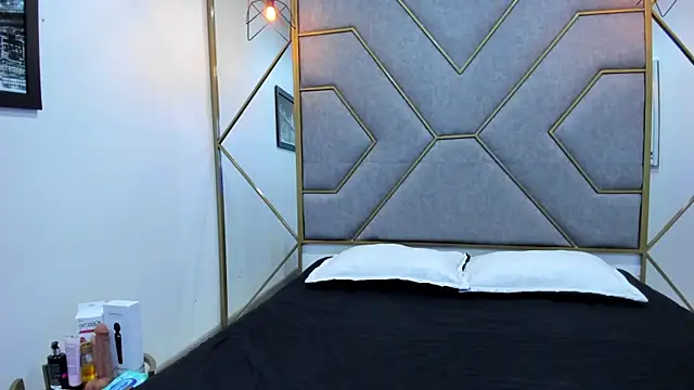 Snapshot of NavannyCattan chatting on November 2025 04:23:02 AM NavannyCattan online show from November 2025 04:23:02 AM