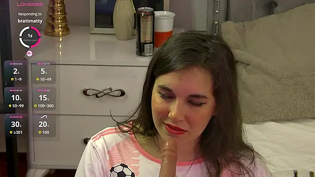 Snapshot of LolaButtie chatting on June 2026 06:36:02 AM LolaButtie online show from June 2026 06:36:02 AM
