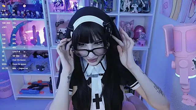 Nana stolass online show from July 2026 12:00:02 PM