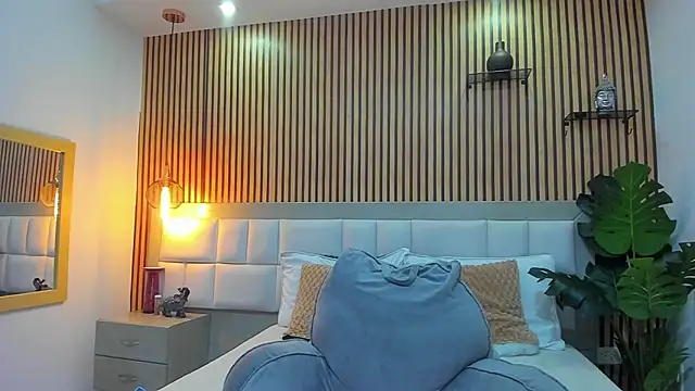 Snapshot of KattyBonnie chatting on November 2025 07:37:01 PM KattyBonnie online show from November 2025 07:37:01 PM