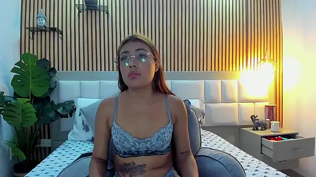 Snapshot of KattyBonnie chatting on November 2025 07:36:03 PM KattyBonnie online show from November 2025 07:36:03 PM