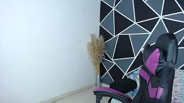 Snapshot of karol_the_warrior chatting on September 2025 10:03:02 PM karol the warrior online show from September 2025 10:03:02 PM