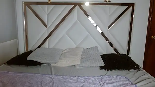 SophiaaLee online show from January 2026 05:37:01 PM