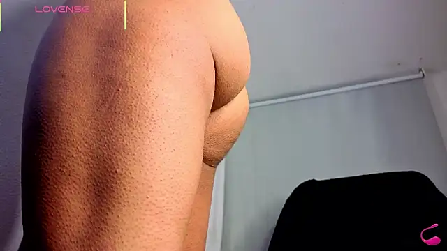 Snapshot of afro_jayleof chatting on January 2026 02:06:02 AM afro jayleof online show from January 2026 02:06:02 AM