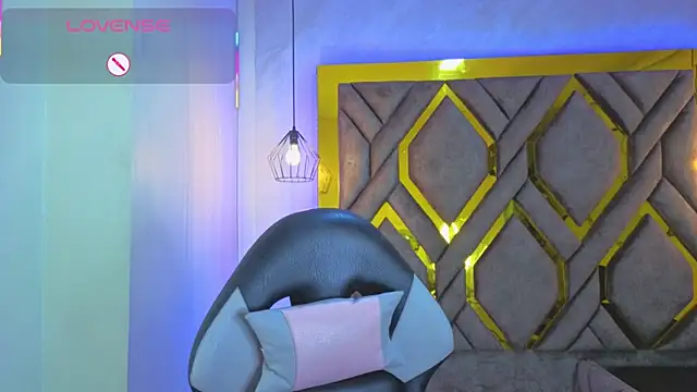 Snapshot of Dom_venena chatting on December 2025 07:53:02 PM Dom venena online show from December 2025 07:53:02 PM