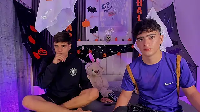 Snapshot of sweet_petter chatting on November 2025 12:51:02 PM sweet petter online show from November 2025 12:51:02 PM