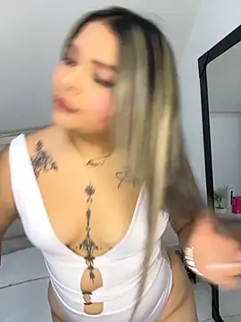 Snapshot of ashley-swift- chatting on October 2025 04:40:01 AM ashley-swift- online show from October 2025 04:40:01 AM