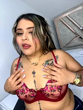 Snapshot of ashley-swift- chatting on October 2025 06:32:02 AM ashley-swift- online show from October 2025 06:32:02 AM