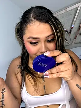 Snapshot of ashley-swift- chatting on November 2025 07:08:02 AM ashley-swift- online show from November 2025 07:08:02 AM