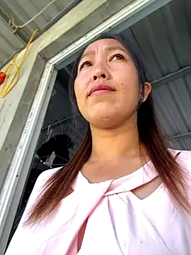 Huong-Ly online show from September 2025 12:56:02 AM