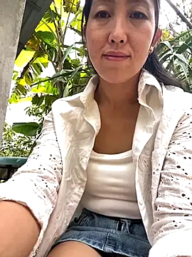 Huong-Ly online show from October 2025 03:20:02 AM