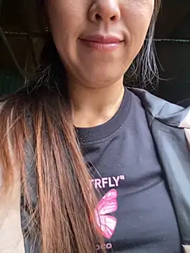 Huong-Ly online show from October 2025 06:19:02 AM