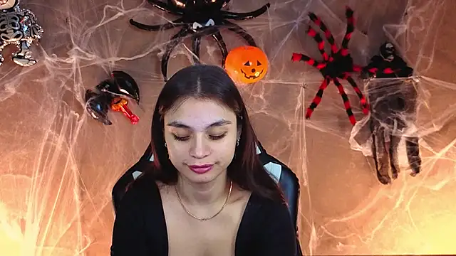 Snapshot of Leila_Hefner chatting on October 2025 03:17:02 AM Leila Hefner online show from October 2025 03:17:02 AM