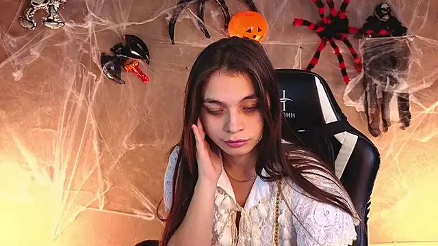 Snapshot of Leila_Hefner chatting on October 2025 02:46:02 AM Leila Hefner online show from October 2025 02:46:02 AM