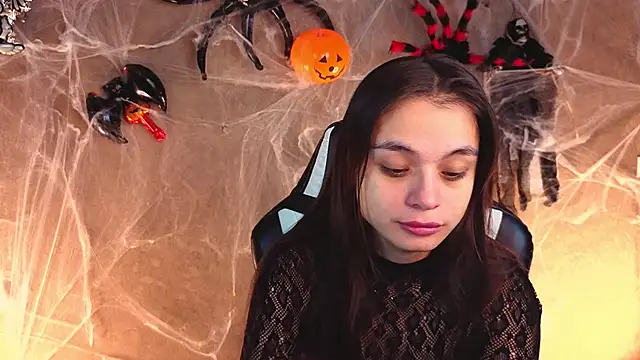 Snapshot of Leila_Hefner chatting on October 2025 02:23:02 AM Leila Hefner online show from October 2025 02:23:02 AM