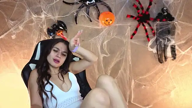 Snapshot of Leila_Hefner chatting on November 2025 02:55:02 AM Leila Hefner online show from November 2025 02:55:02 AM