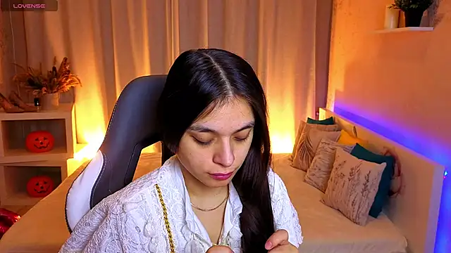 Snapshot of Leila_Hefner chatting on November 2025 02:57:02 AM Leila Hefner online show from November 2025 02:57:02 AM