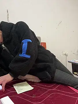 Snapshot of crhong666 chatting on December 2025 12:27:01 AM crhong666 online show from December 2025 12:27:01 AM