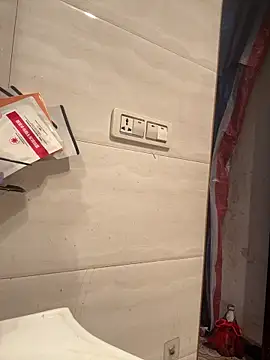 crhong666 online show from April 2026 01:03:01 AM