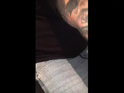 Snapshot of JeffryBoy36 chatting on November 2025 01:03:02 AM JeffryBoy36 online show from November 2025 01:03:02 AM