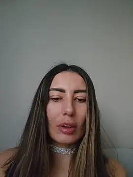 salmaesco online show from November 2025 12:33:01 AM