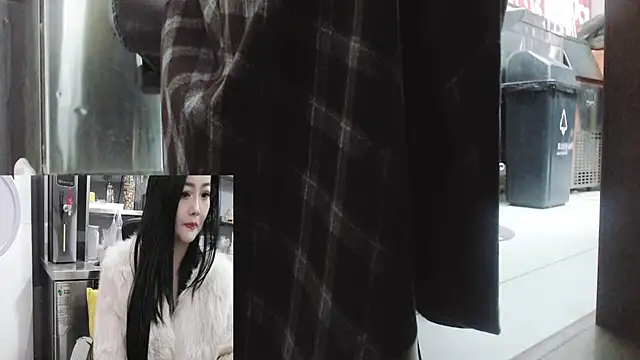 Eileen-L online show from December 2025 03:27:02 AM