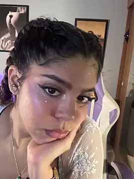 hannachris- online show from September 2025 02:11:02 AM