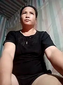 Snapshot of Love-Mama33 chatting on October 2025 11:28:02 PM Love-Mama33 online show from October 2025 11:28:02 PM