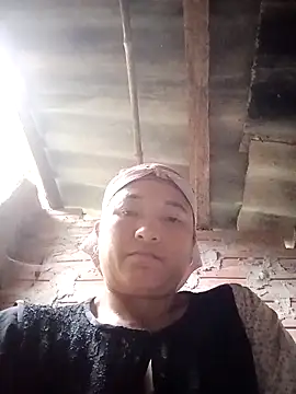 Snapshot of Love-Mama33 chatting on November 2025 12:46:01 AM Love-Mama33 online show from November 2025 12:46:01 AM