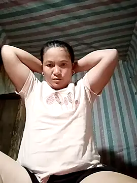 Snapshot of Love-Mama33 chatting on November 2025 12:27:02 PM Love-Mama33 online show from November 2025 12:27:02 PM