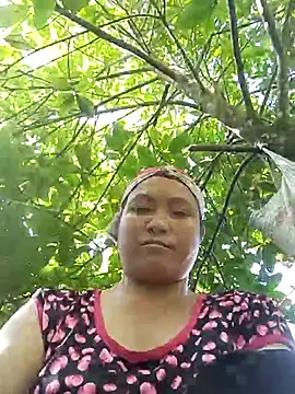 Snapshot of Love-Mama33 chatting on November 2025 06:22:01 AM Love-Mama33 online show from November 2025 06:22:01 AM