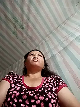 Snapshot of Love-Mama33 chatting on November 2025 10:37:01 PM Love-Mama33 online show from November 2025 10:37:01 PM