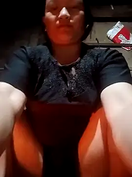 Snapshot of Love-Mama33 chatting on December 2025 12:48:01 AM Love-Mama33 online show from December 2025 12:48:01 AM