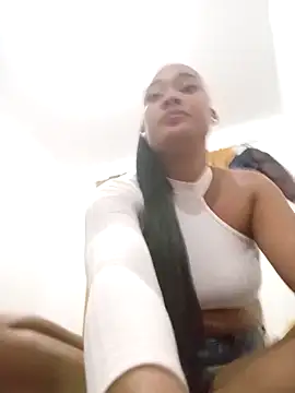 Snapshot of dahian_charlote02 chatting on October 2025 04:44:02 AM dahian charlote02 online show from October 2025 04:44:02 AM