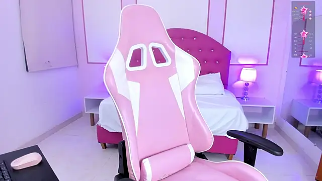 STEFANY MOLL online show from November 2025 04:01:02 AM