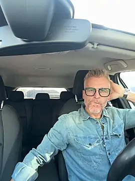 Snapshot of Axl_hot chatting on September 2025 07:42:01 AM Axl hot online show from September 2025 07:42:01 AM