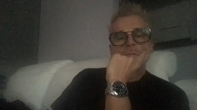 Snapshot of Axl_hot chatting on September 2025 04:43:02 PM Axl hot online show from September 2025 04:43:02 PM