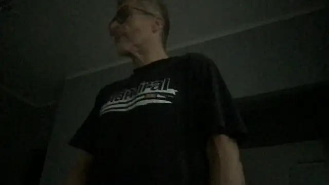 Axl hot online show from December 2025 09:28:02 AM