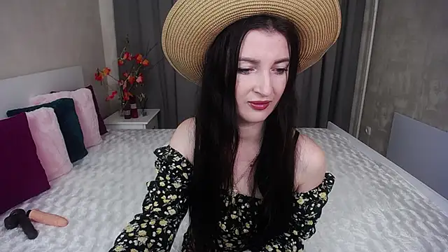 Snapshot of EvelinCuper chatting on November 2025 06:12:01 AM EvelinCuper online show from November 2025 06:12:01 AM