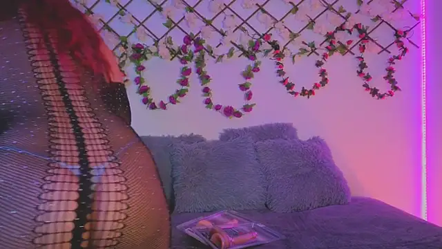 Lolarosesxs online show from November 2025 08:42:02 PM