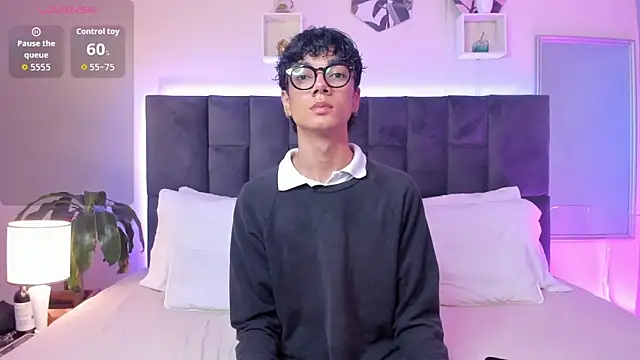 Phillicious   online show from October 2025 09:10:02 PM