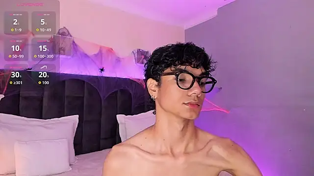 Phillicious   online show from October 2025 09:04:02 PM