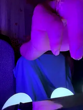 GirThyDock online show from October 2025 12:17:02 PM